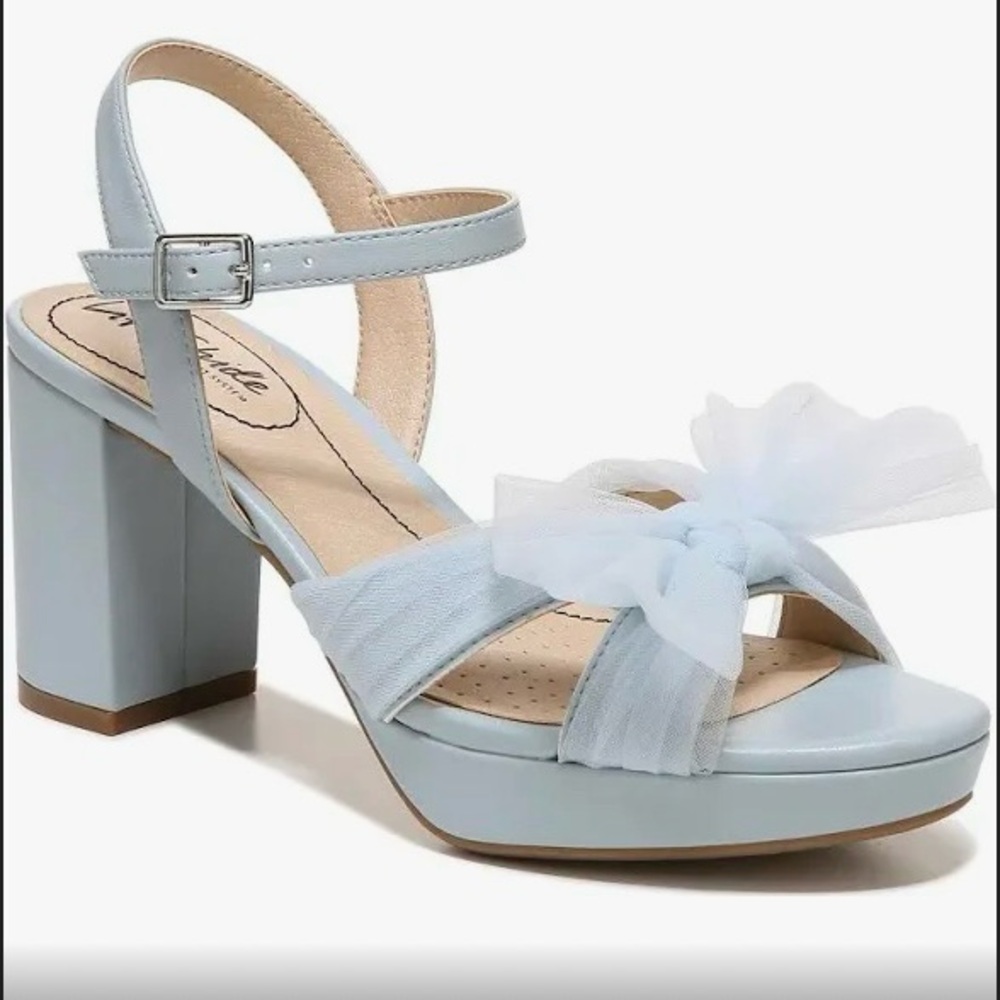 Blue bridal/bridesmaid shoes